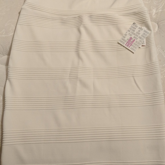 Lularoe - Picture 2 of 4